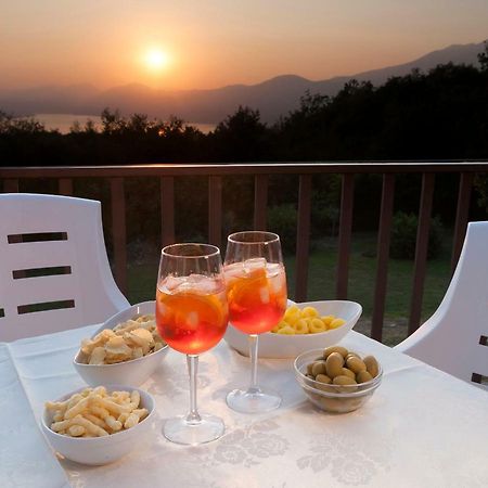 Casa Fellini Villa San Zeno di Montagna Luaran gambar
