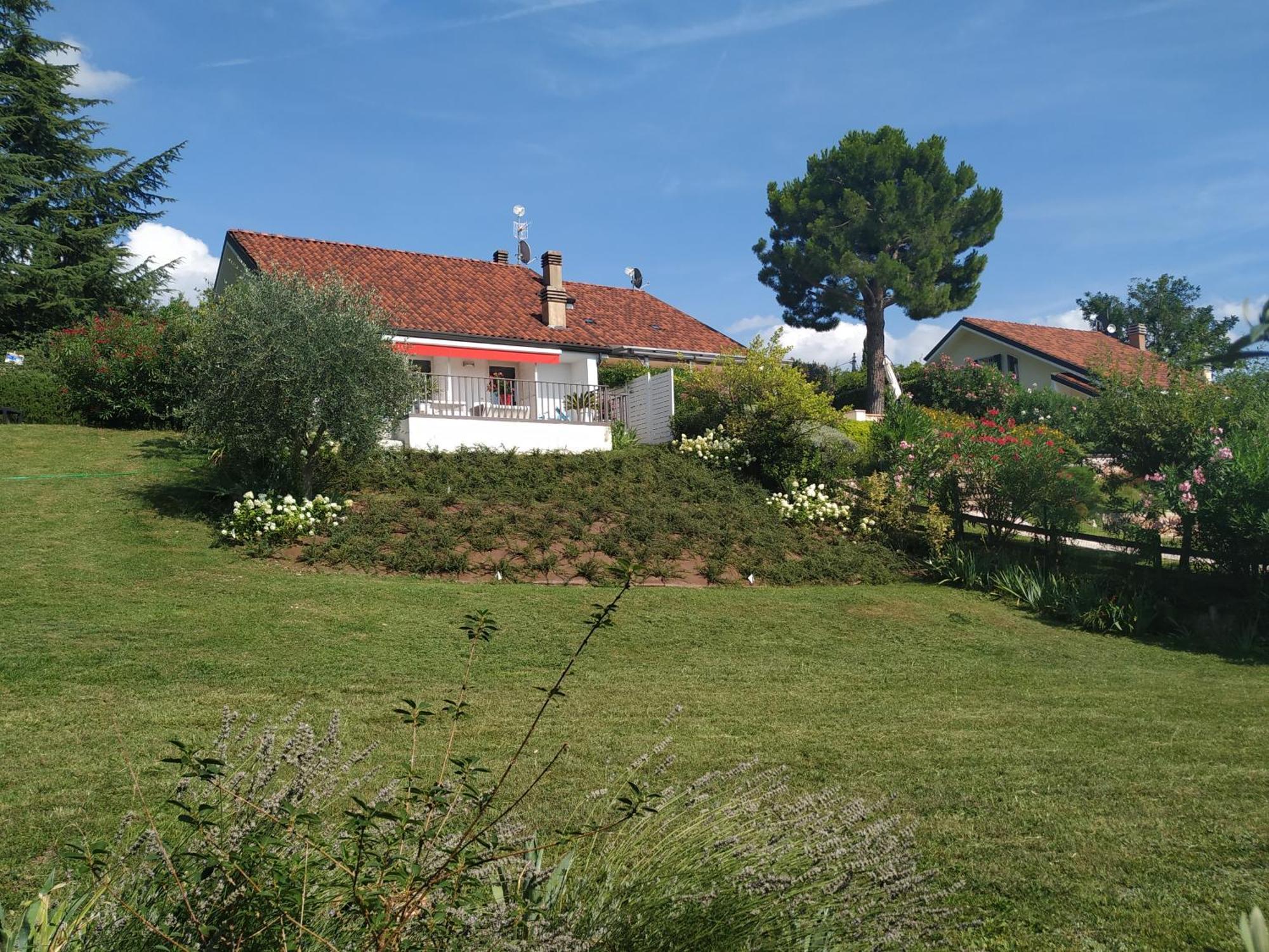 Casa Fellini Villa San Zeno di Montagna Luaran gambar